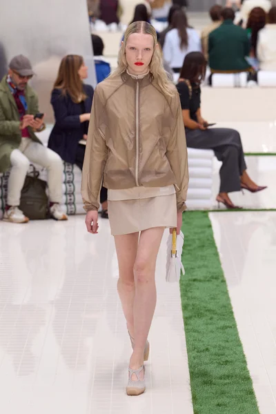 Look 49